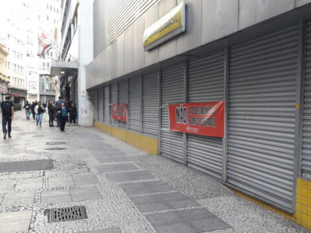 reestruturacao-leva-a-aumento-de-reclamacoes-contra-o-bb_745b7438bb1630a0099aa016008aa2be[1]