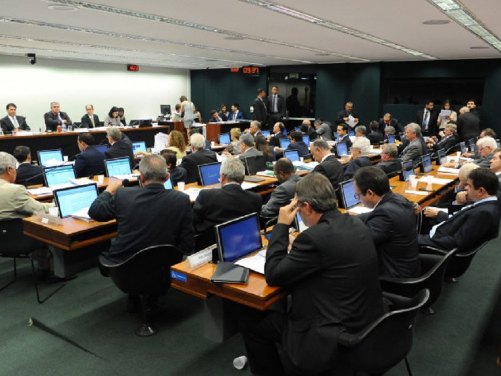 reforma-da-previdencia-vai-a-plenario-apos-ser-aprovada-em-c_cd3d45aa0af598af9c3f36ea206d93f4