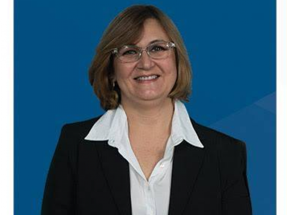 rita-serrano-toma-posse-no-ca-da-caixa-nesta-segunda-feira-2_ba91a88d2b7a06377ef602774515d02a[1]