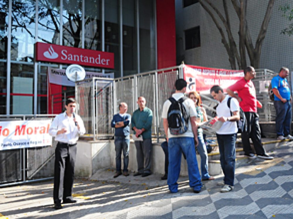 santander_protesto_assedio_moral_sp.jpg