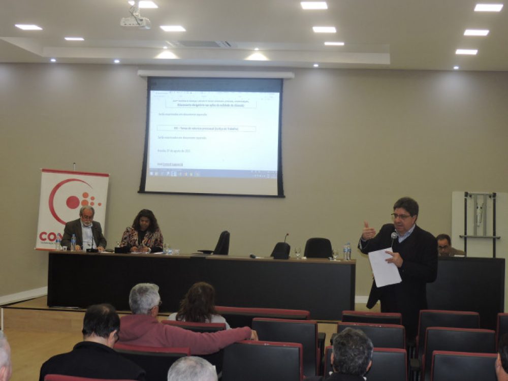 seminario-analisa-pontos-da-reforma-trabalhista-que-atingem-_443284f0e00bbd97b6742cc1d4d3ff04[1]