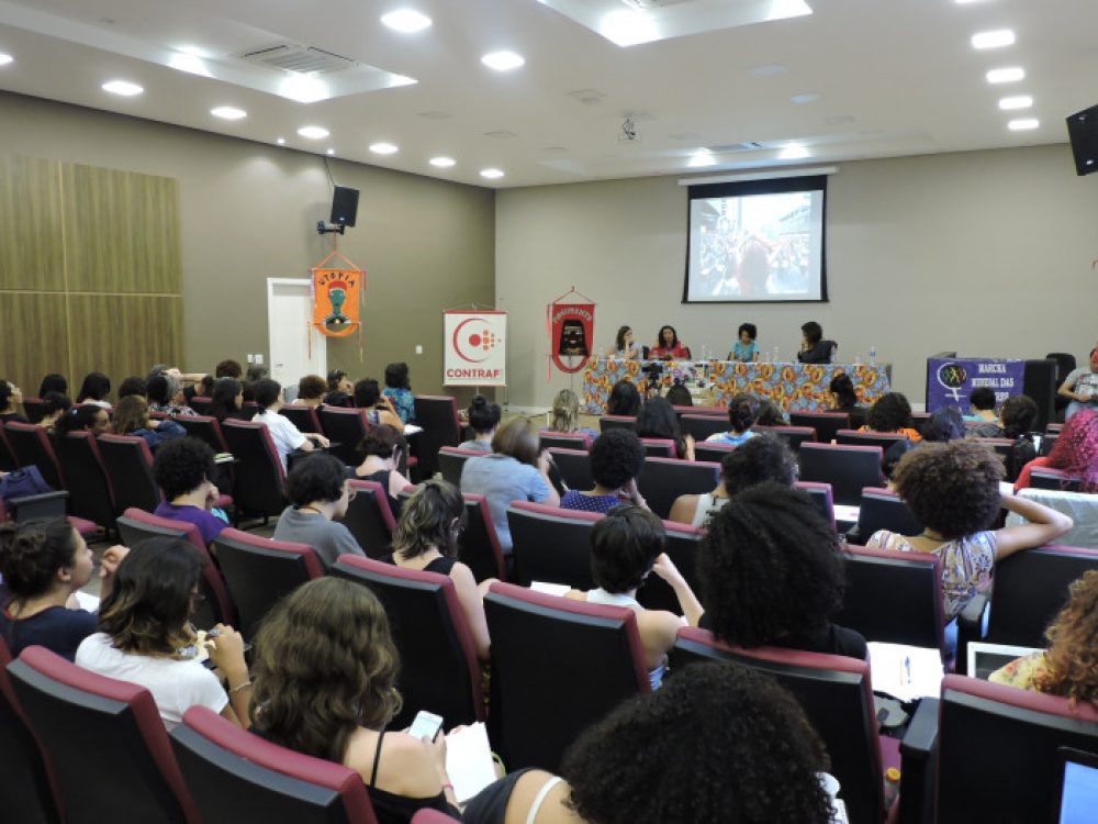 seminario-de-feminismo-contra-o-neoliberalismo-acontece-nos-_9e7fc284b703a733e35d8e7b8e52c4fd[1]
