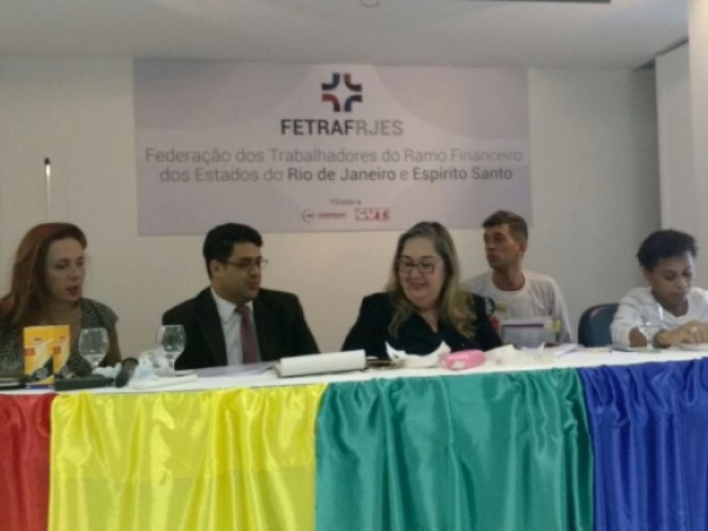 seminario-discutiu-direitos-e-desafios-para-pessoas-lgbt_e045b1cbe8bdbe3e7a220ca3b6d078fe[1]