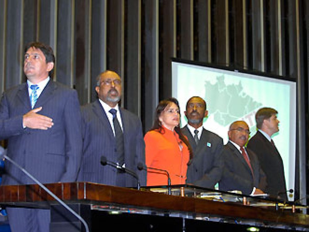senado_homenagem_vigilantes_26042010.jpg