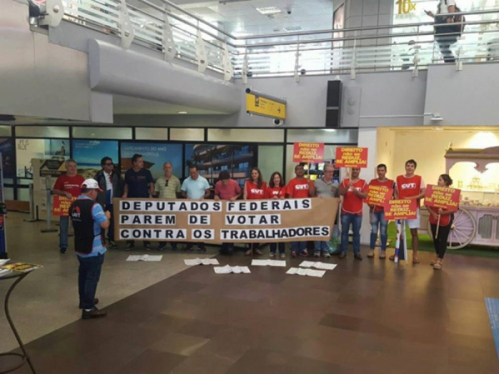 sindicatos-pressionam-deputados-em-todo-o-pais_782a2139f084ede020ce13df07692b12