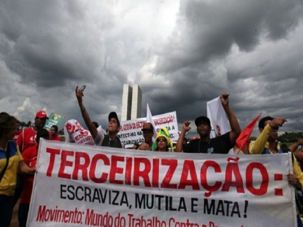 terceirizacao-afeta-concursos-publicos-e-bancarios-estao-ent_843d97c693db78c8cc0c2a081e355d66