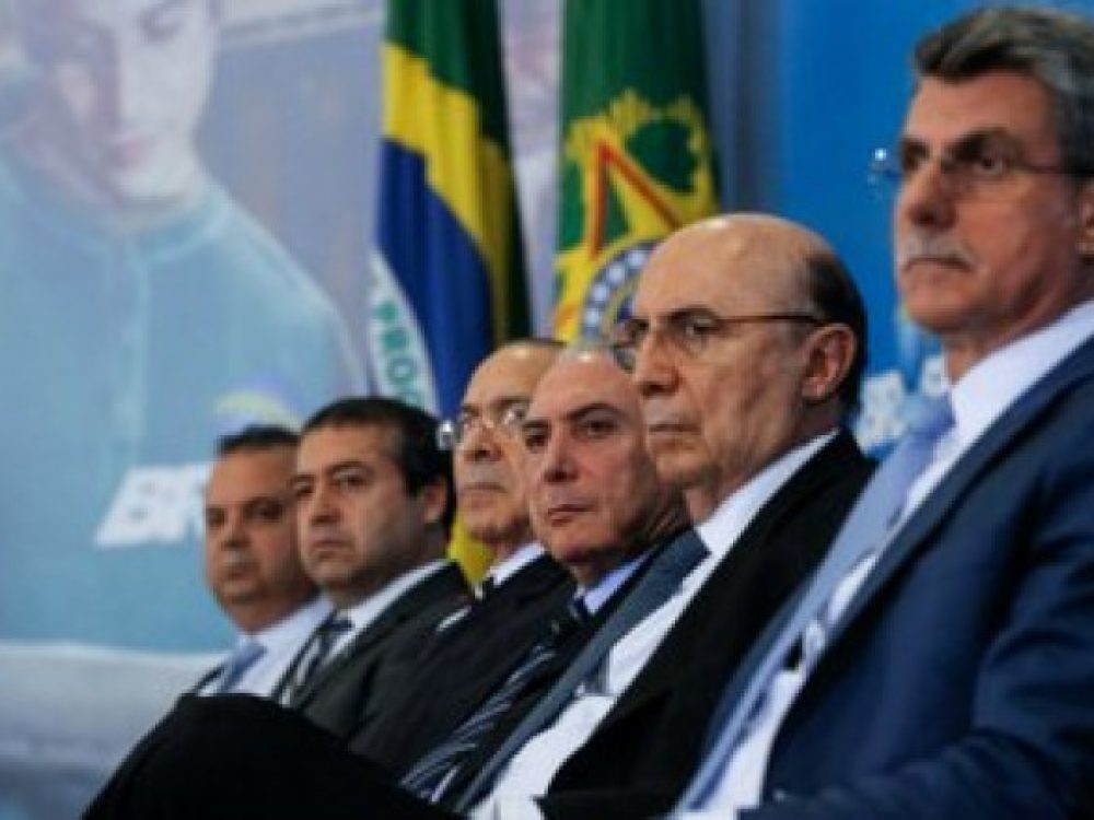 trabalhadores-com-carteira-assinada-podem-ser-prejudicados-p_915cf9605cc4baebe61c604821102ca6[1]