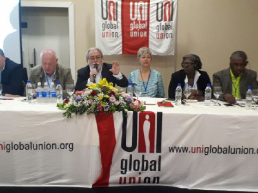 xiii-reuniao-conjunta-das-redes-sindicais-de-bancos-internac_607b8f44ff3a9da81001ada2865baad0[1]