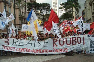 ato_contra_aumento_onibus_sp.jpg