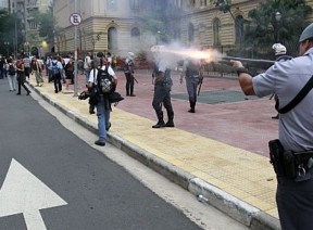 policia_reprime_manifestacao_sp.jpg