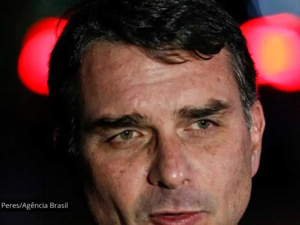 PEC do fim da escala 6×1: coordenador de campanha de Flávio tentou esvaziar proposta e ainda articulou outra PEC, que piora condições de trabalho